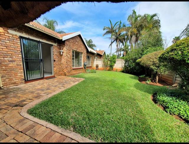 3 BEDROOM TOWNHOUSE FOR SALE IN SINOVILLE